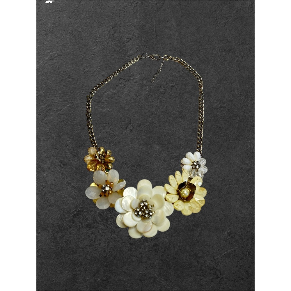 Floral Statement Necklace Womens Cream Gold Crackled Petals Bib-Has Wear‎